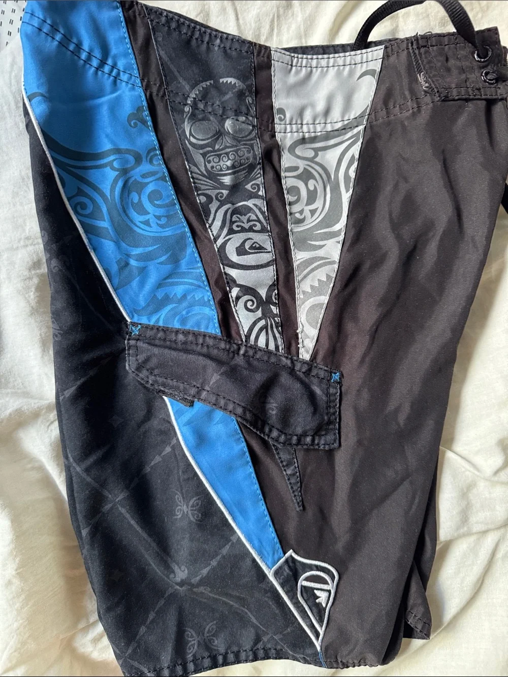 Quicksilver Y2K 90’s vintage black & gray Swim Trunks/ board shorts.